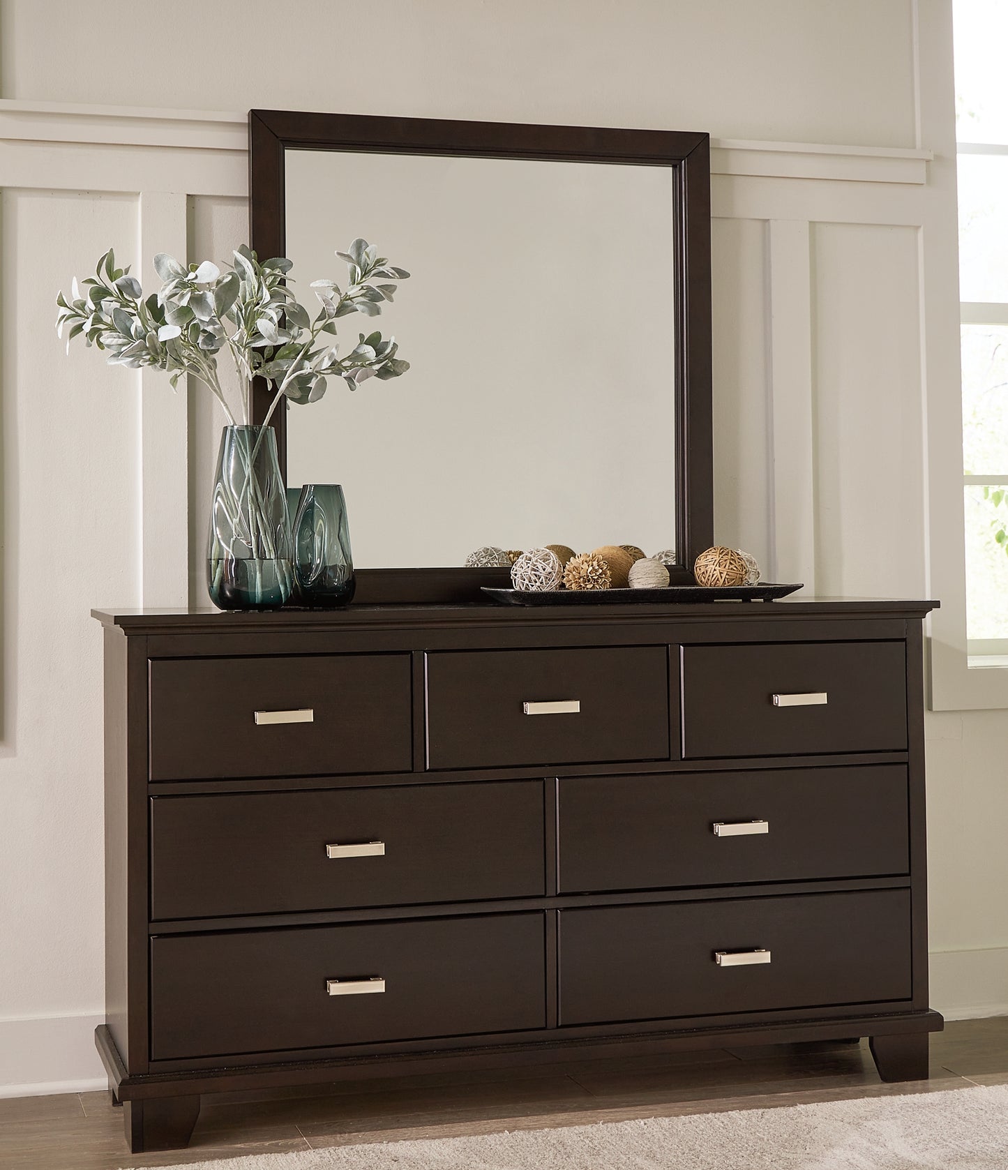 Covetown Queen Panel Bed with Mirrored Dresser