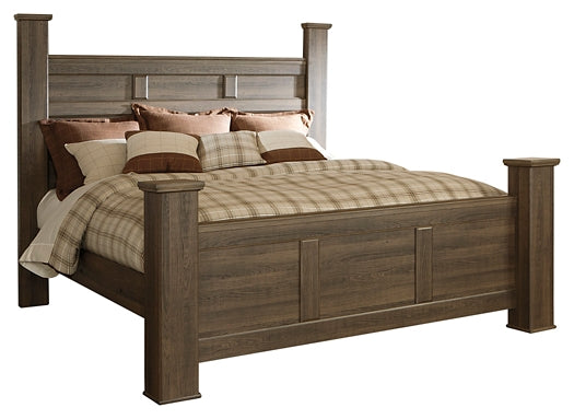 Juararo California King Poster Bed with Mirrored Dresser